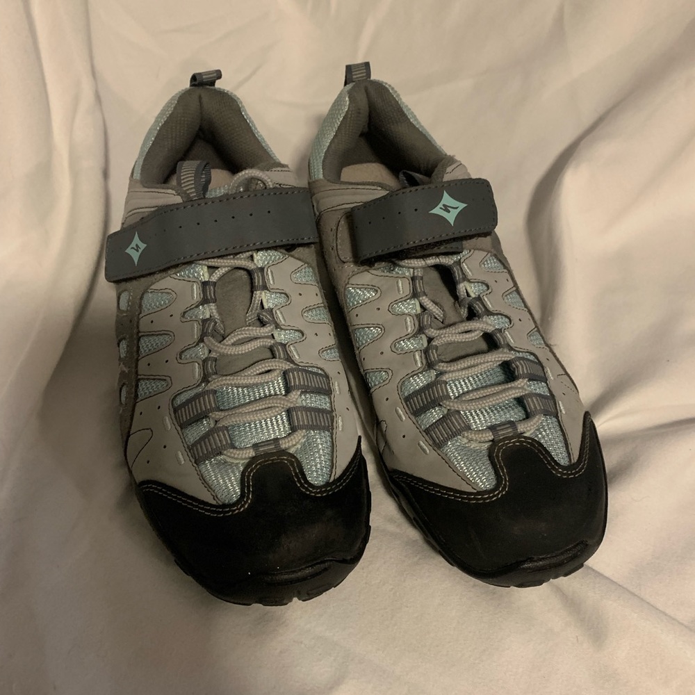 Specialized Shimano Shoes
Size 10
Blue & gray 
Excellent Condition
